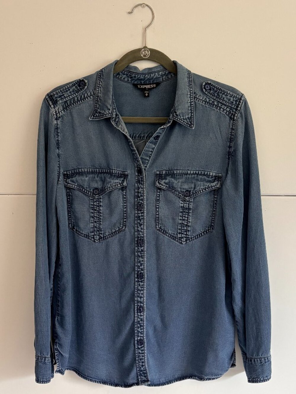 Express Boyfriend Shirt Blue Denim Collared Long Sleeve Button-Up Pockets Size M